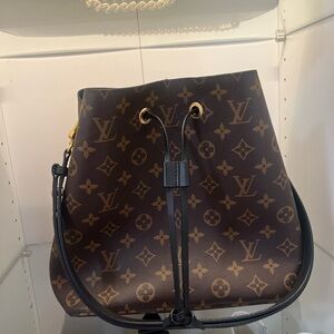Louis Vuitton NéoNoé MM Handbag